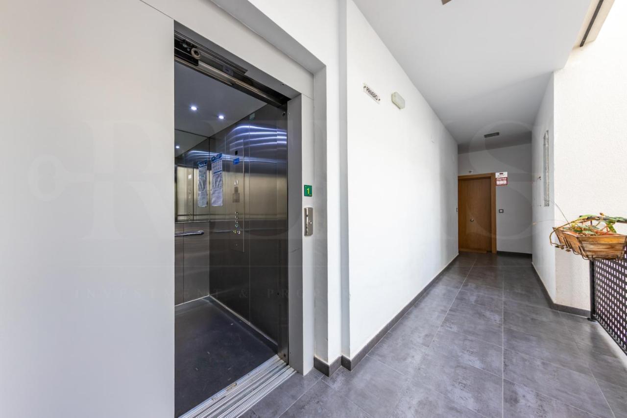 Cozy Flat With Common Pool & Parking - Center By Rems Apartment Malaga Exterior photo